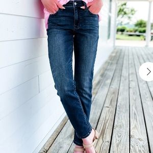 🔥SALE🔥 Judy Blue Slim Fit Mid-Rise Dark Wash Jeans